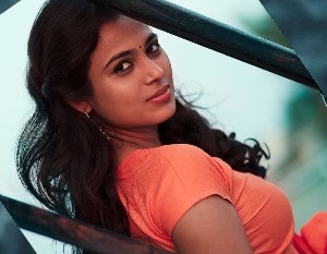 ramya-pandian Actress